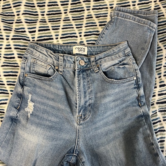 Jeans - Picture 2 of 4